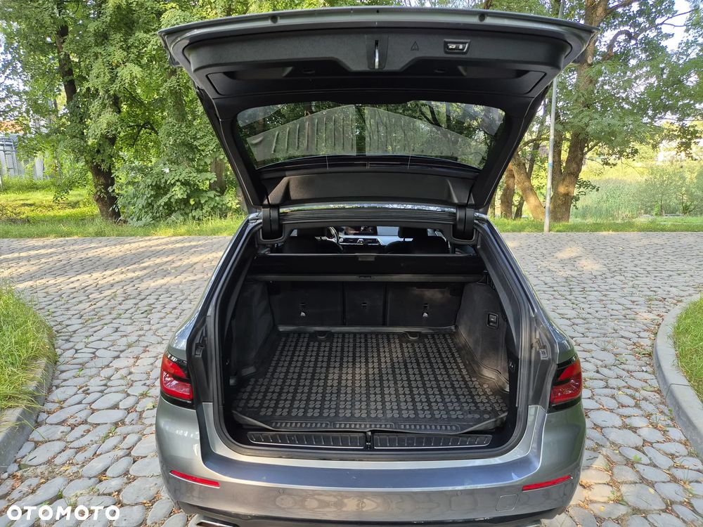 BMW Seria 5 520d xDrive - 15