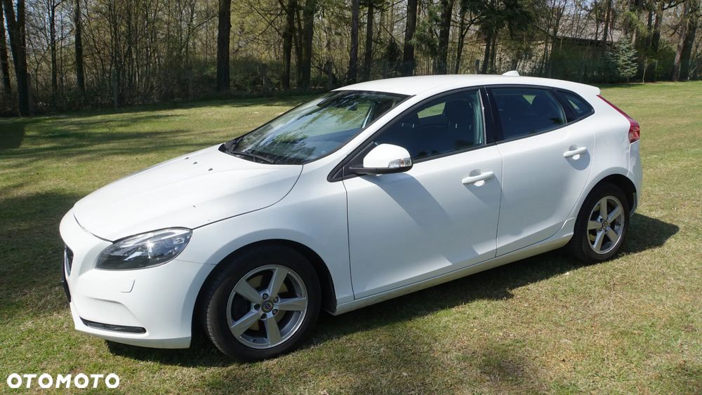 Volvo V40 D2 Powershift Momentum - 2