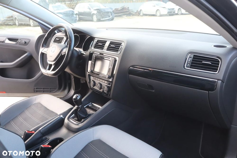 Volkswagen Jetta 1.4 TSI BMT Highline - 12