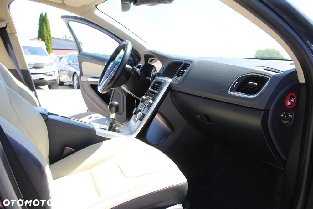 Volvo S60 T3 Summum - 26