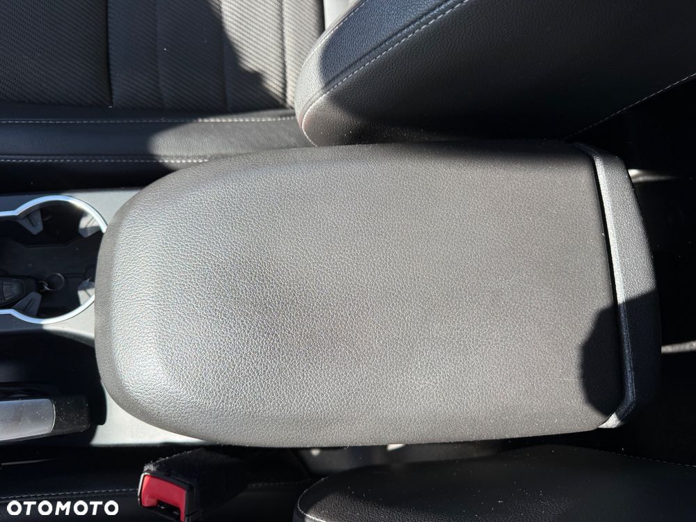 Ford Kuga 2.0 TDCi FWD Titanium - 20
