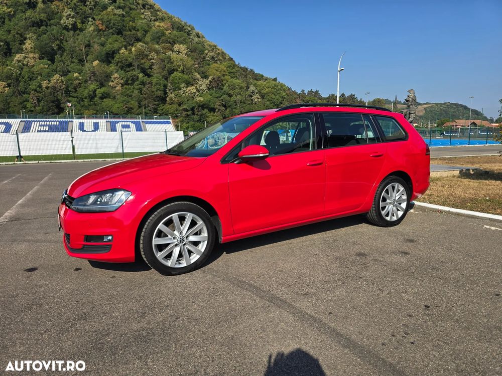 Volkswagen Golf - 1