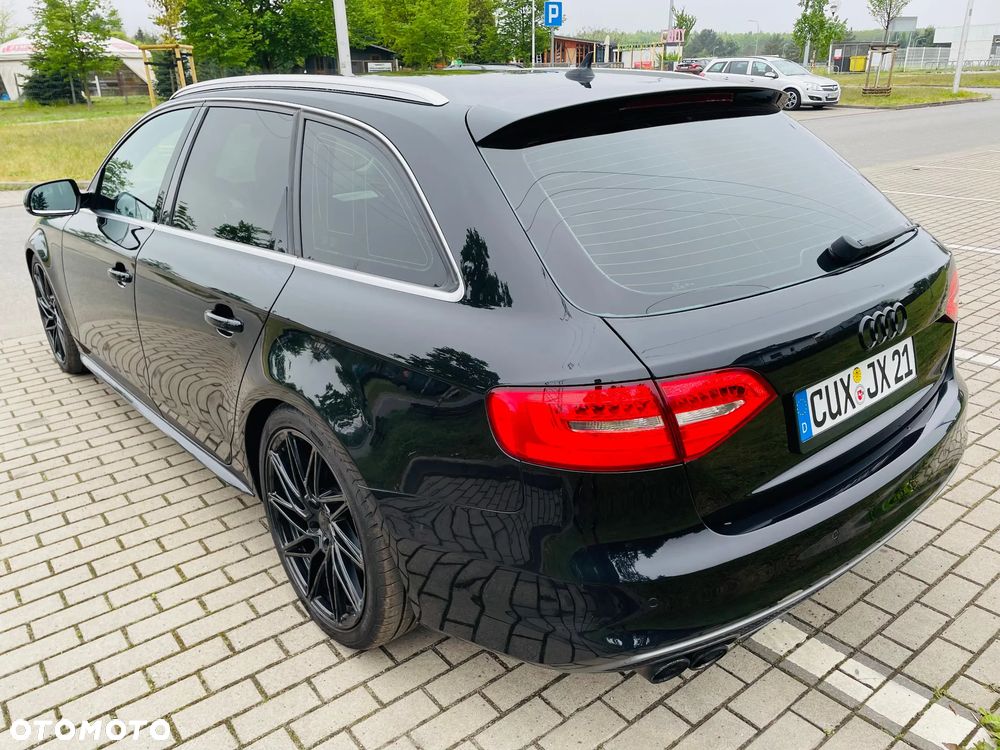 Audi A4 Avant 2.0 TDI DPF quattro S tronic S line Sportpaket - 4