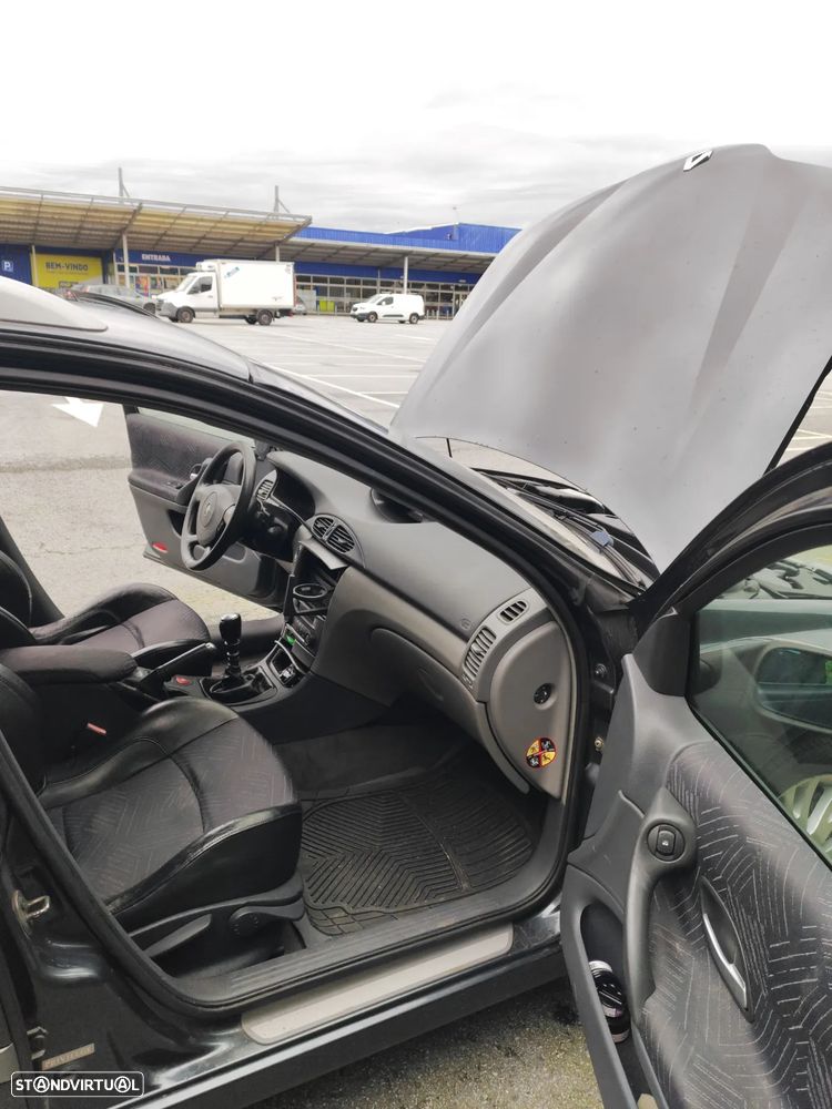 Renault Laguna Break 1.9 dCi Confort - 9