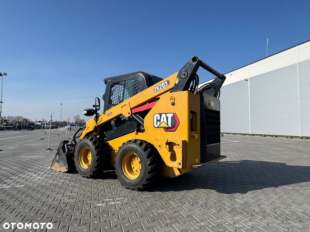 Caterpillar 262D3 - 5