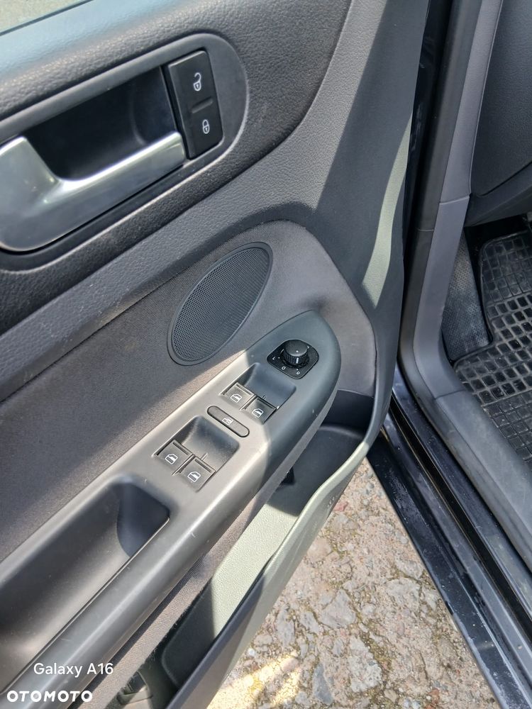 Volkswagen Golf Plus 1.9 TDI Tour - 17