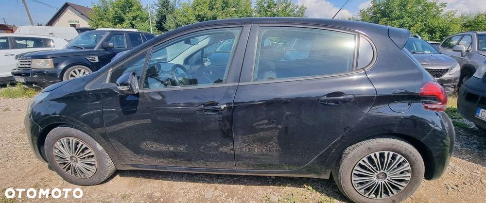 Peugeot 208 - 17
