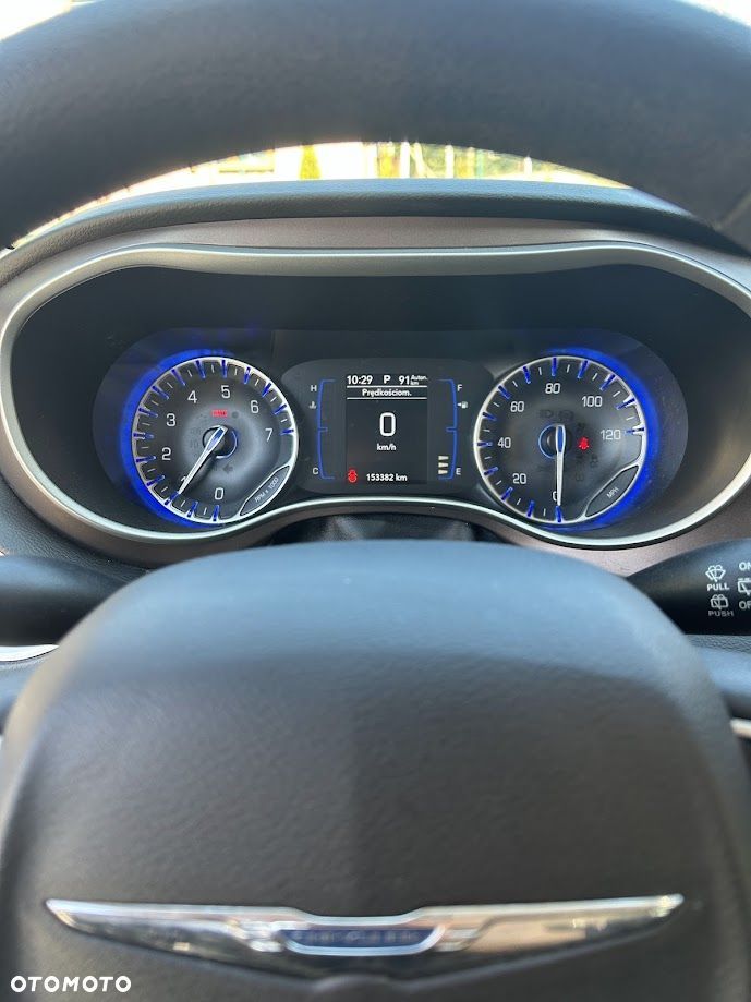 Chrysler Pacifica - 16