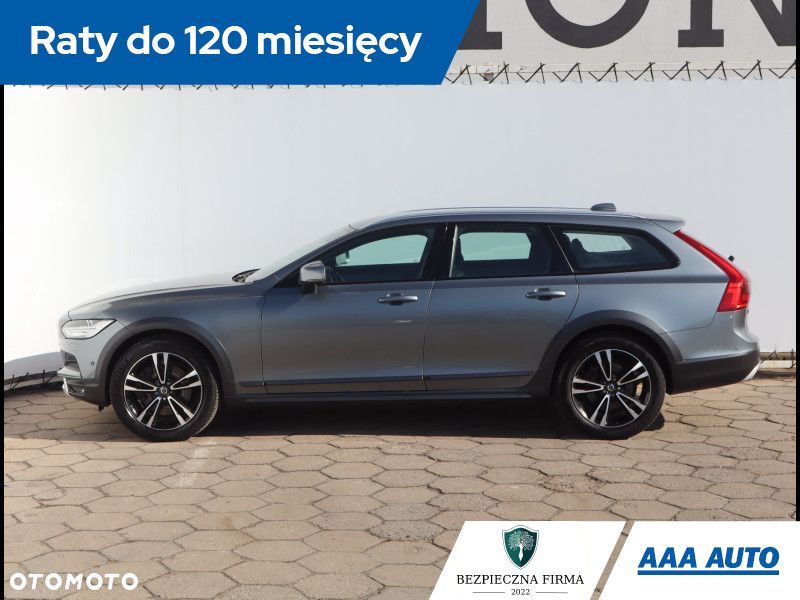 Volvo V90 Cross Country - 4