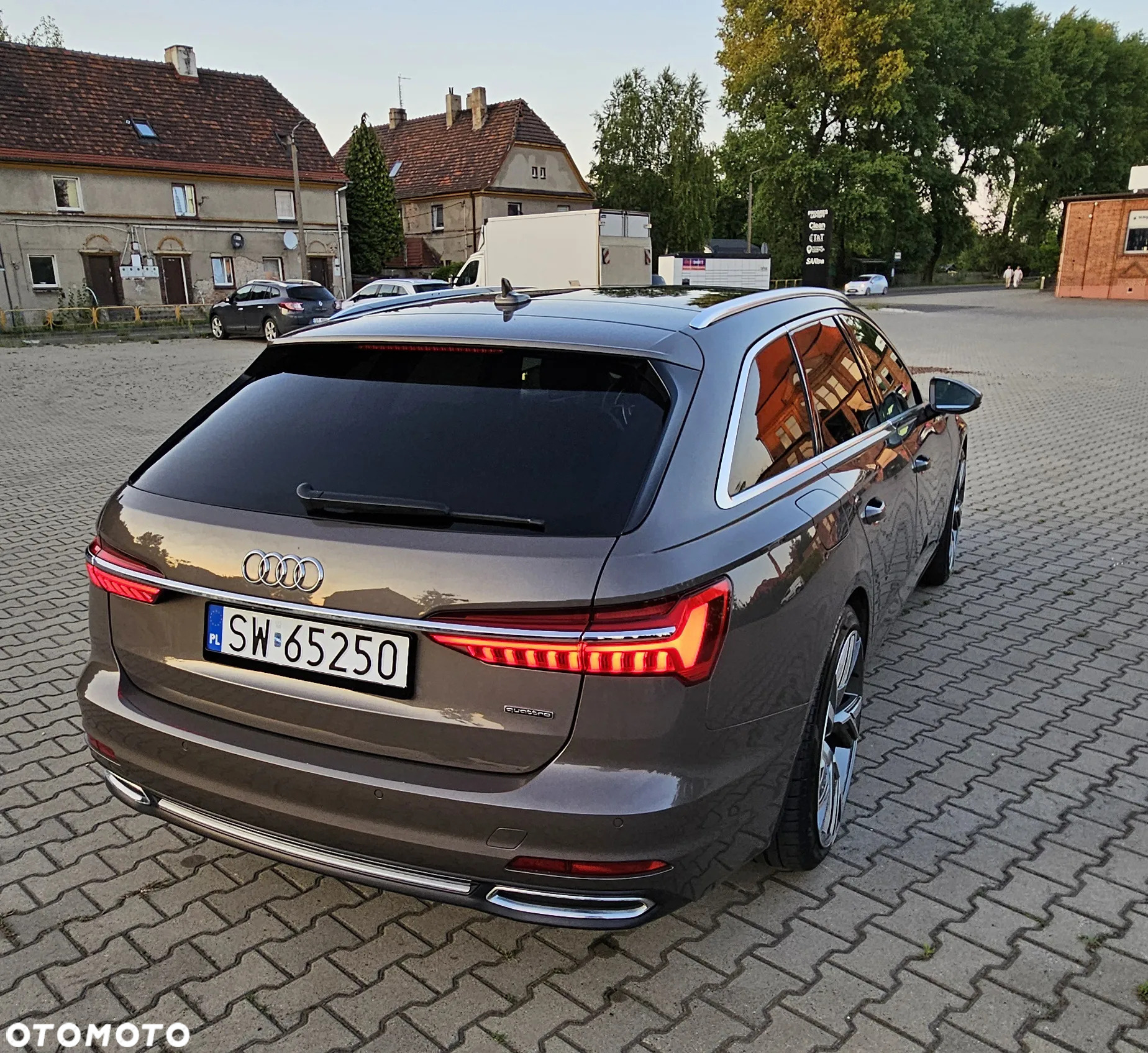 Audi A6 Avant 55 TFSI quattro S tronic - 12