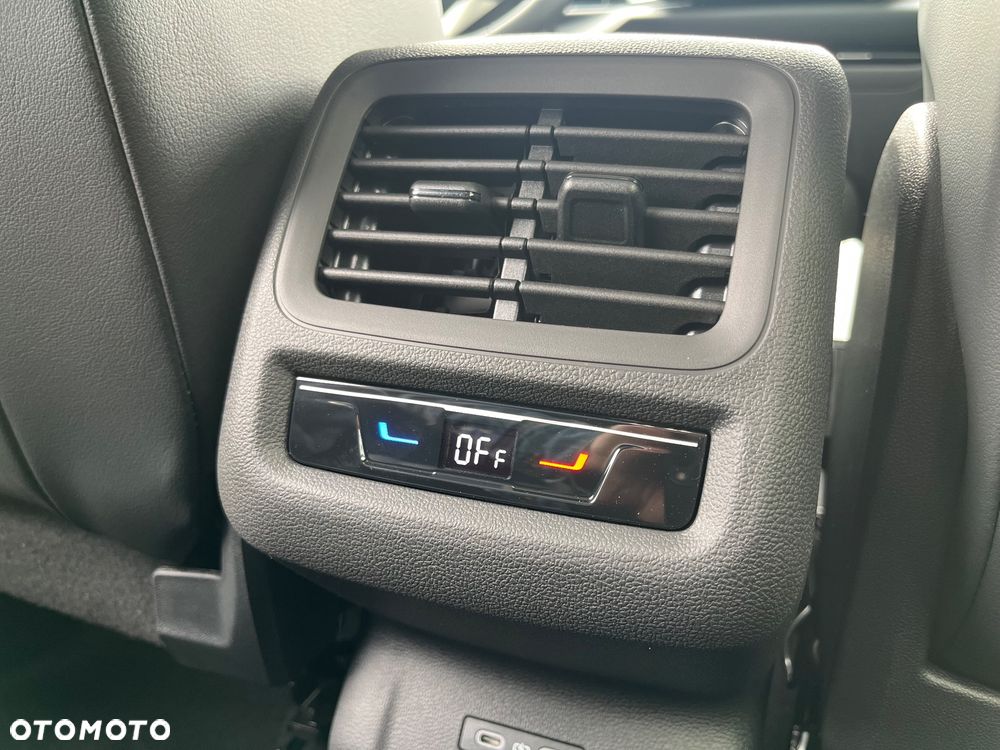Volkswagen T-Roc 1.5 eTSI OPF DSG Style - 22