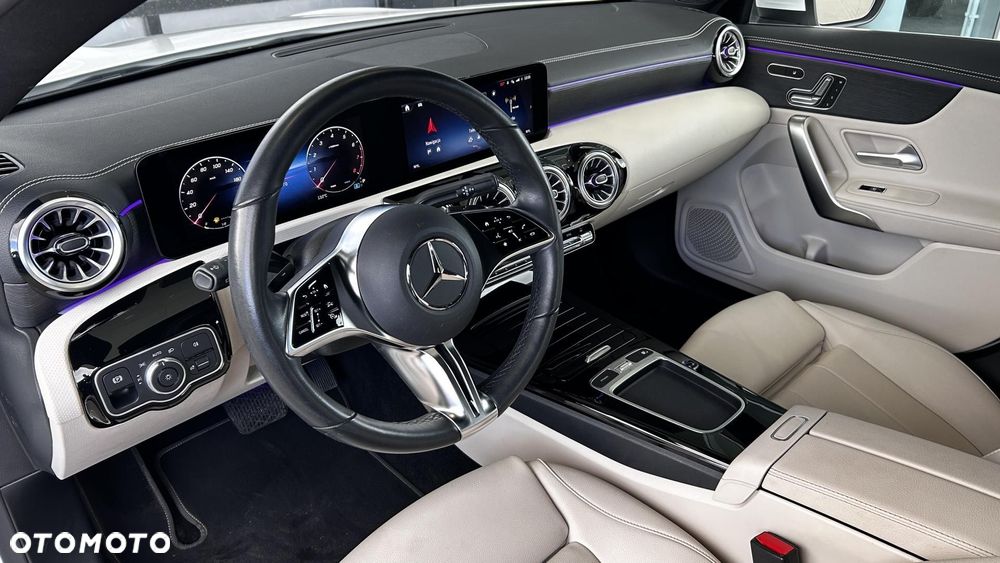 Mercedes-Benz CLA - 10