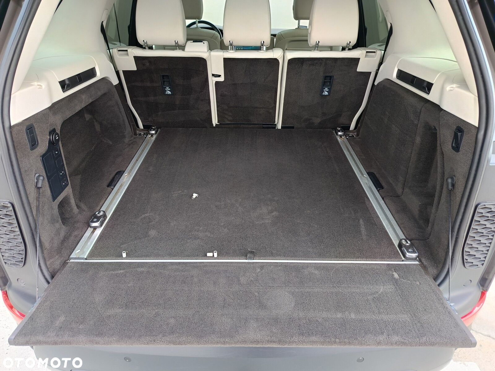 Land Rover Discovery - 19