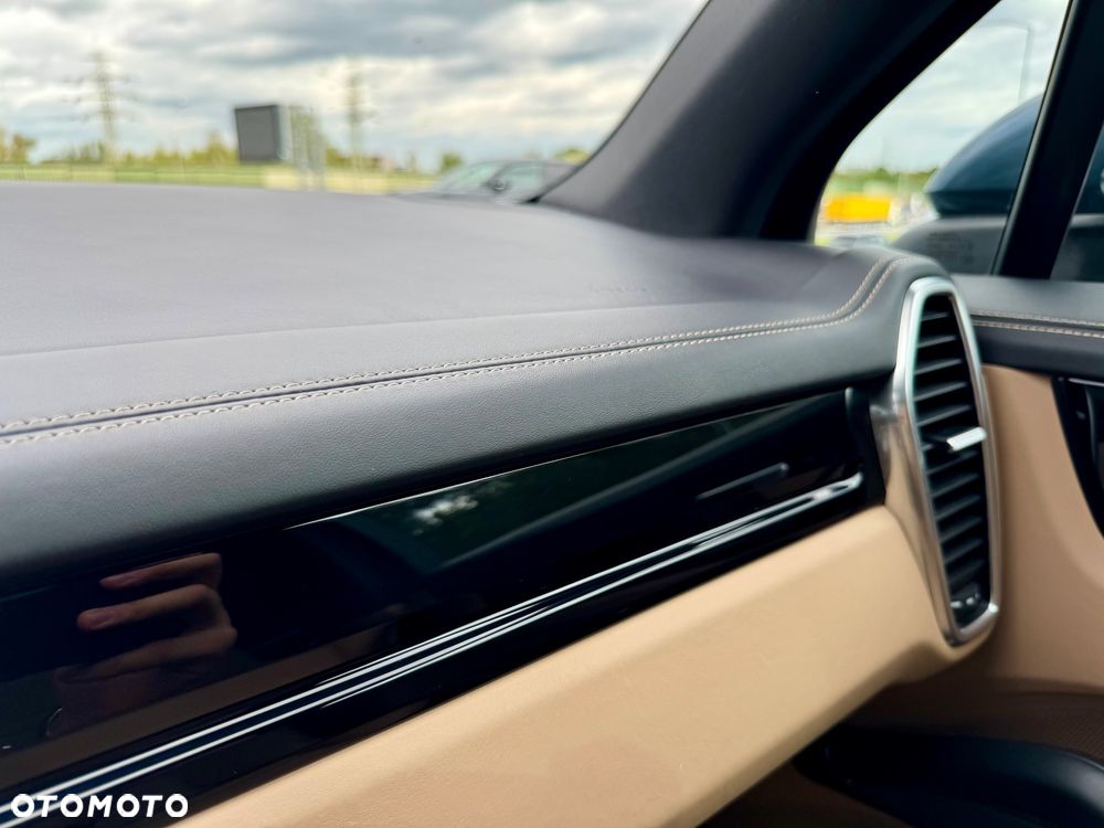 Porsche Cayenne S - 33