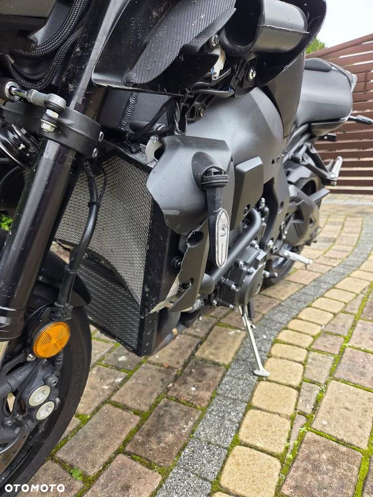 Yamaha MT - 16