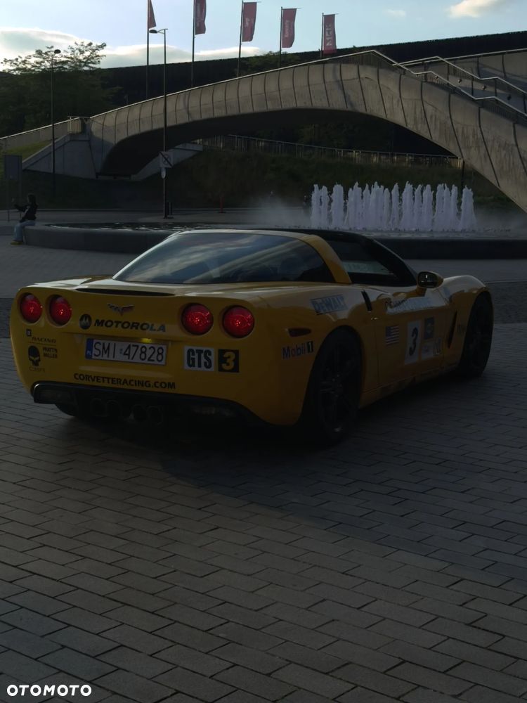 Chevrolet Corvette - 16