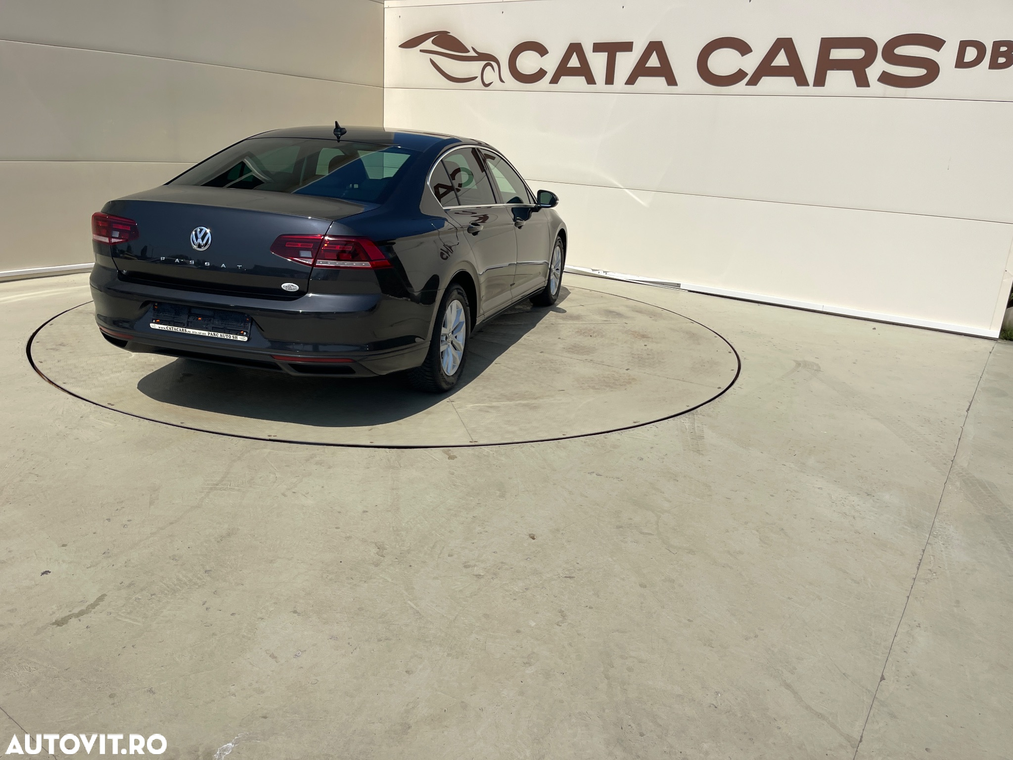 Volkswagen Passat - 15