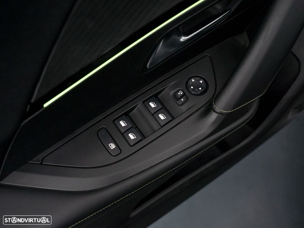 Peugeot e-2008 50 kWh GT - 18