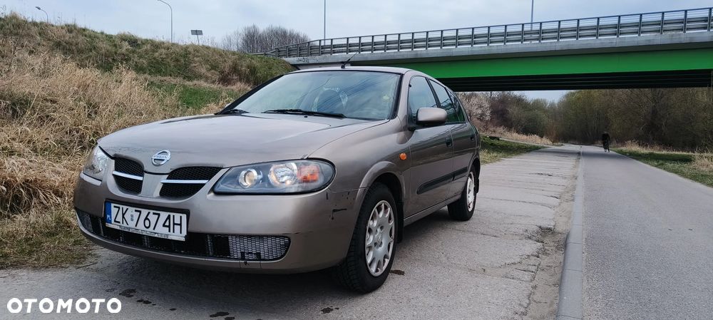 Nissan Almera - 1