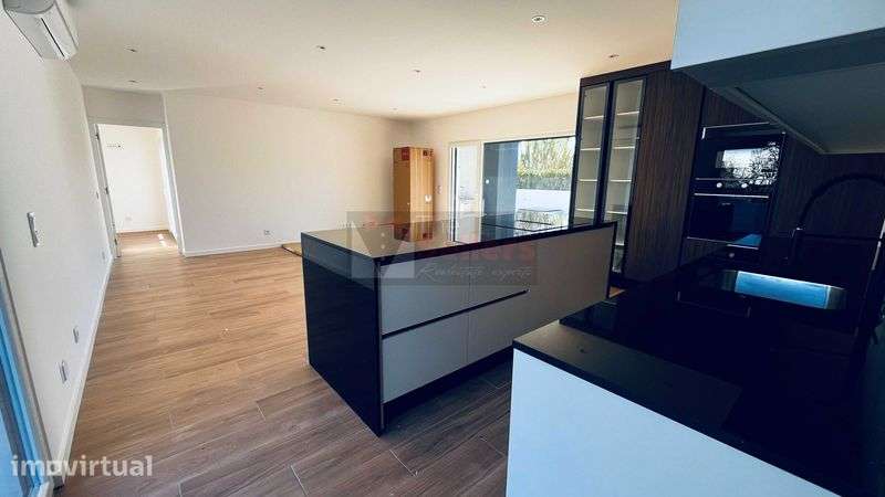 Fantástica Moradia Térrea Isolada Piscina – Lote 552m2 Fernão Ferro - Grande imagem: 3/11