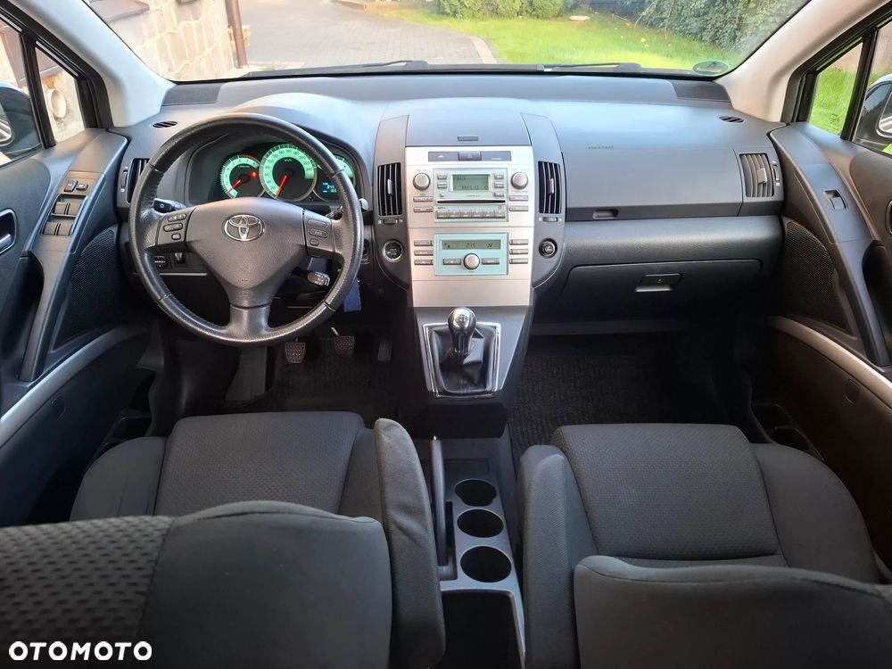 Toyota Corolla Verso - 11