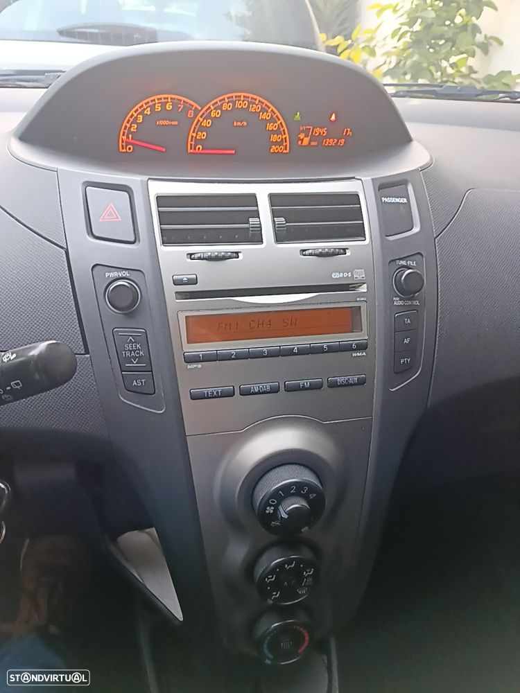 Toyota Yaris 1.0 VVT-i ACtive+AC - 3