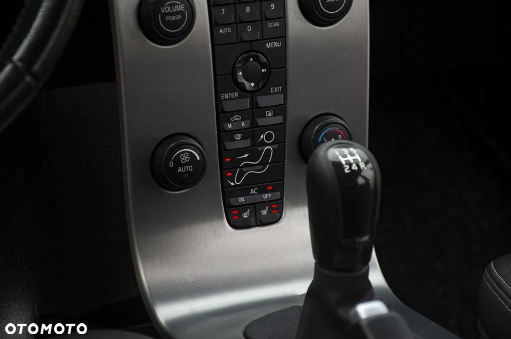 Volvo V50 2.4 Momentum - 32