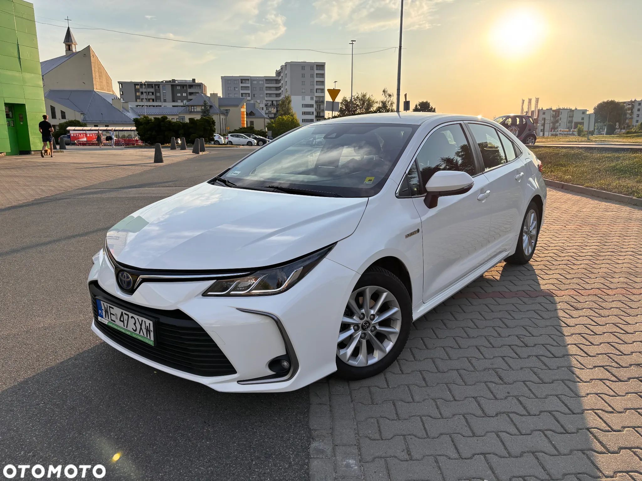Toyota Corolla 1.8 Hybrid Comfort - 1