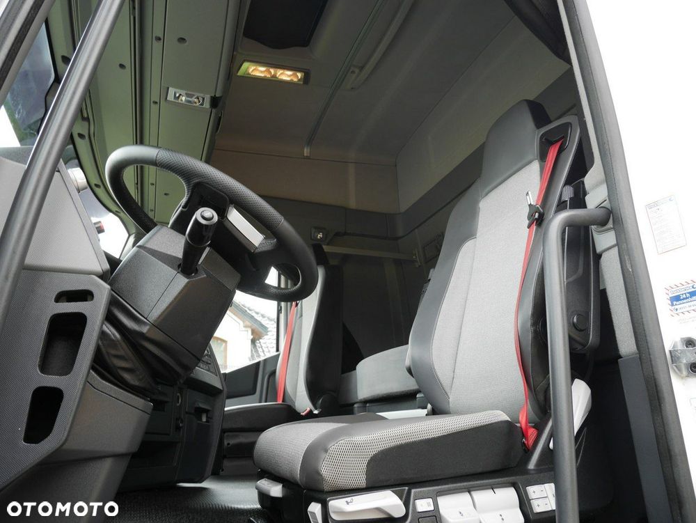 Renault T 440 / 13 L / Standard - 16