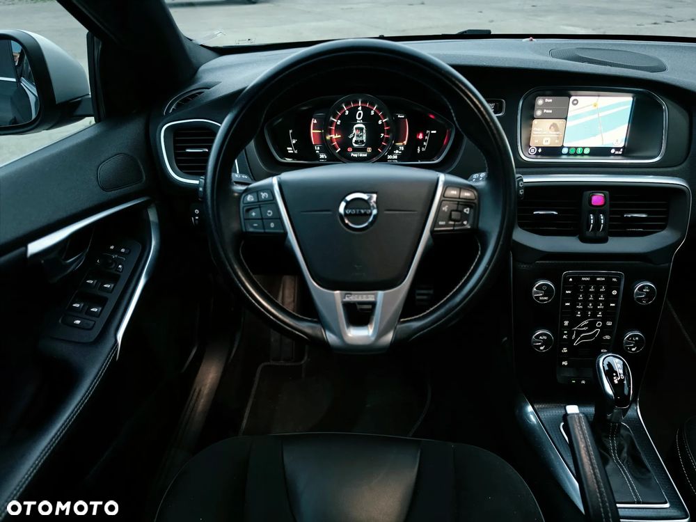 Volvo V40 T3 Drive-E R-Design Momentum - 16