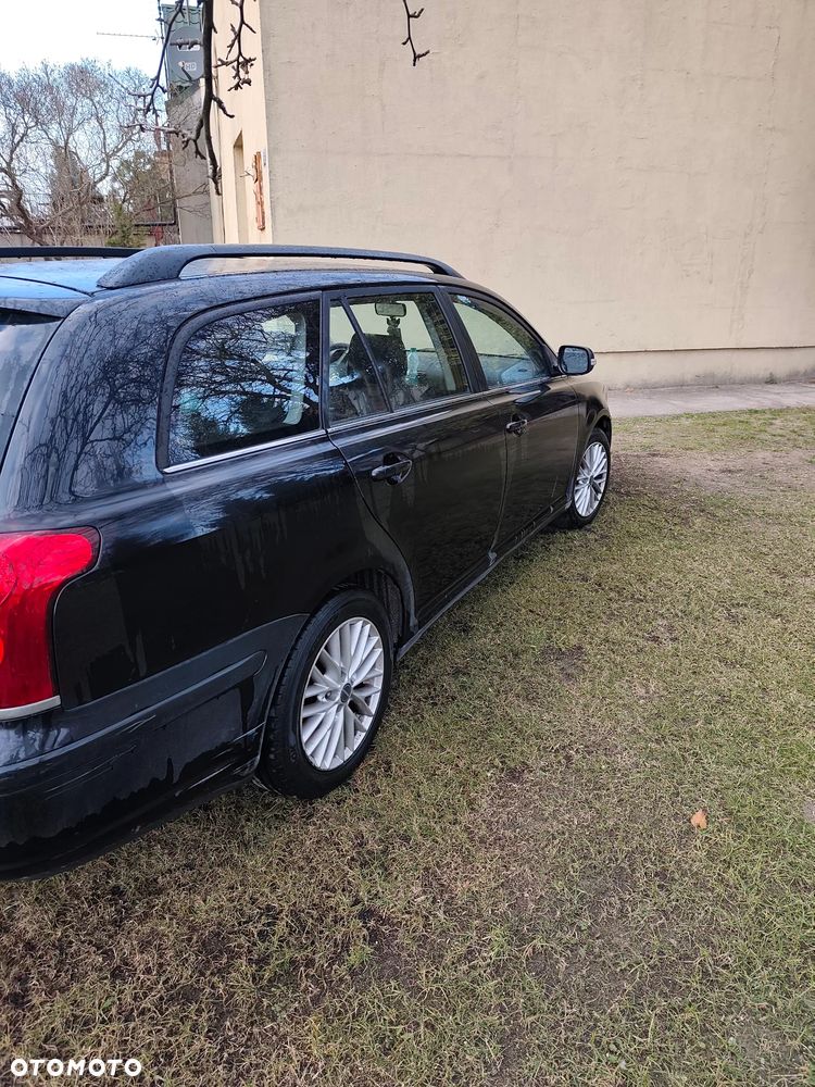 Toyota Avensis 2.0 D-4D - 5
