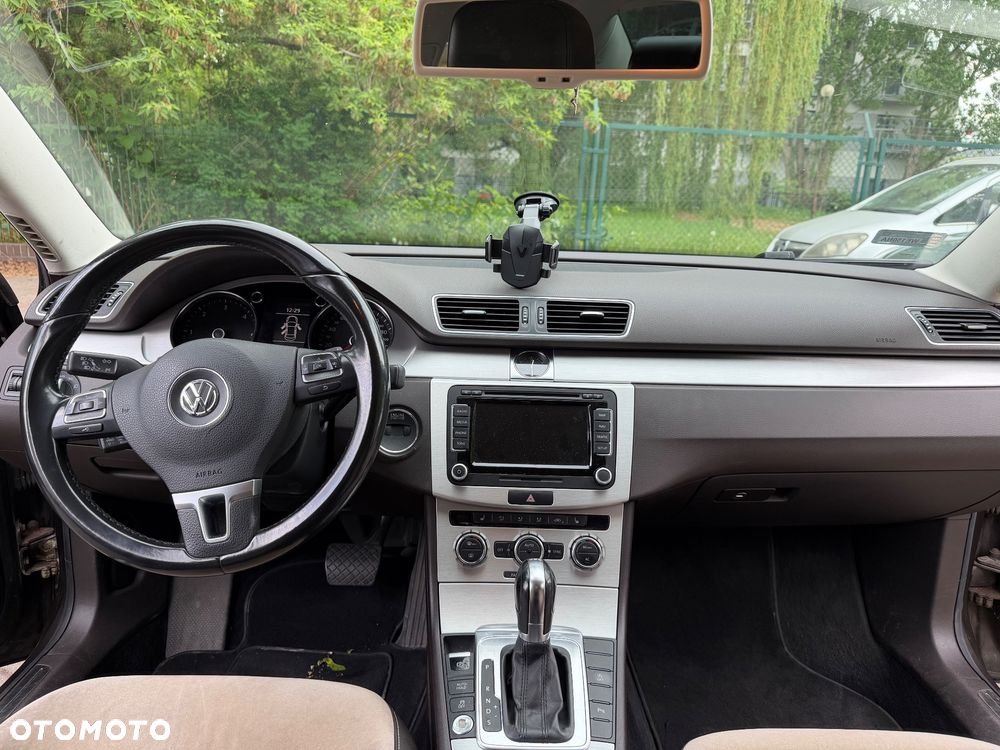 Volkswagen Passat 2012 photo 5