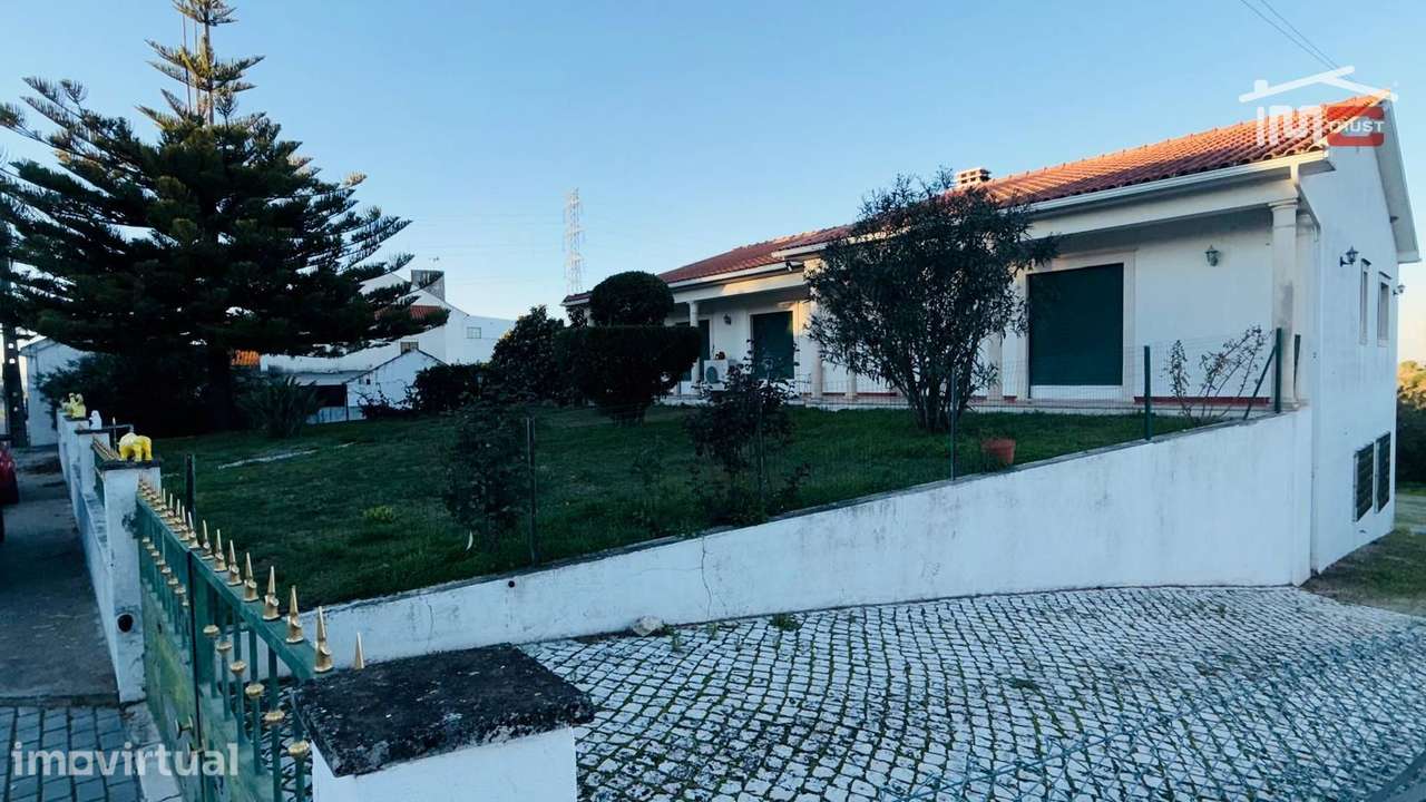 Quintinha perto de Santarém  Moradias, Armazéns e Terreno Rústico d... - Grande imagem: 2/40