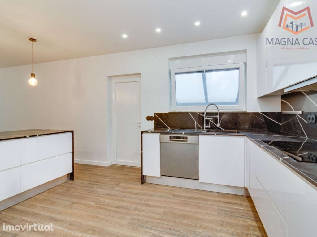 Oportunidade Única: Moradia T3+1 remodelada com dois pisos (RC+ Cav... - Grande imagem: 3/48