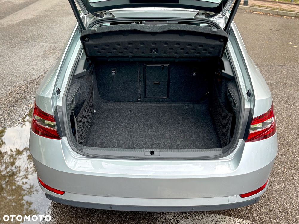 Skoda Superb 2.0 TDI Ambition DSG - 17