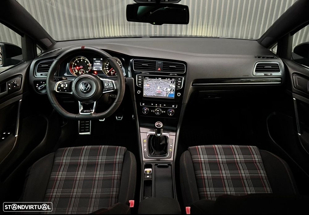 VW Golf 2.0 TSi GTi Performance - 23