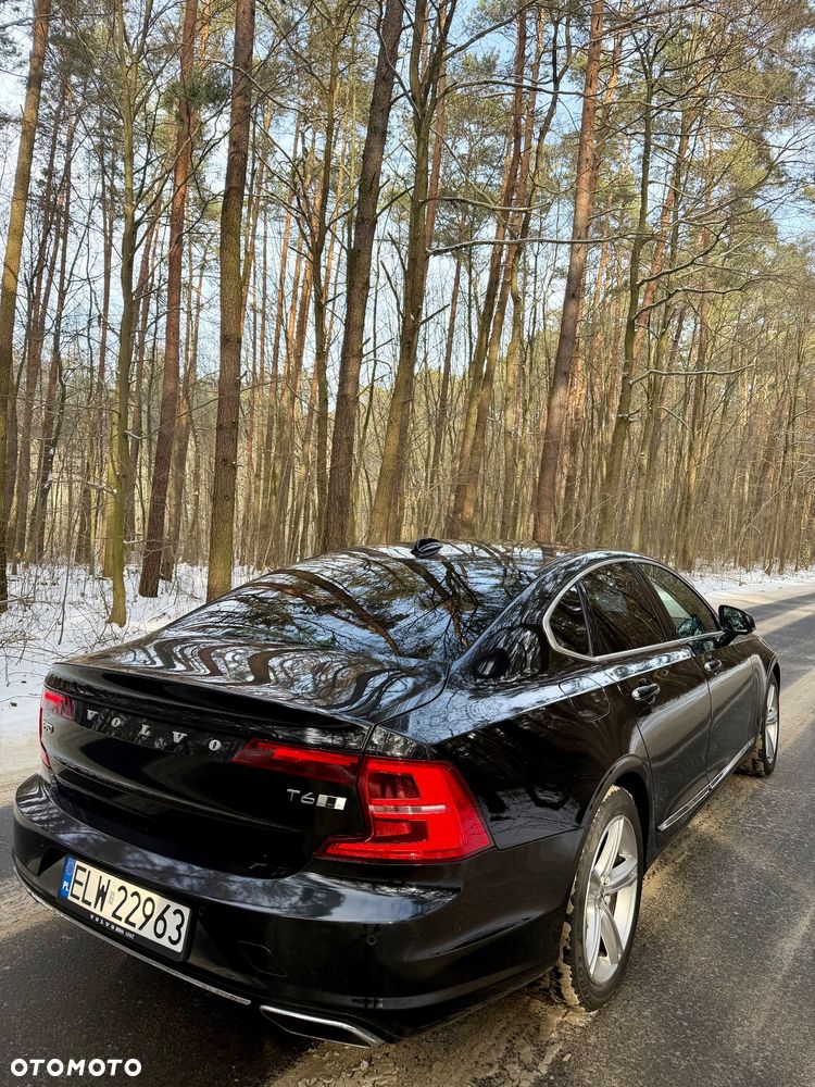 Volvo S90 - 2