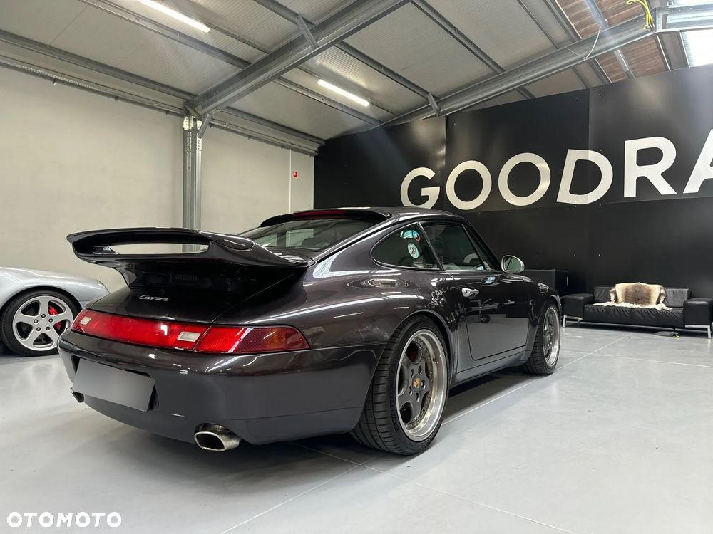 Porsche 911 Carrera - 3