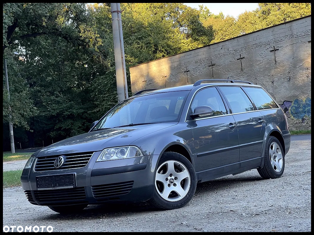 Volkswagen Passat 1.9 TDI Highline - 14