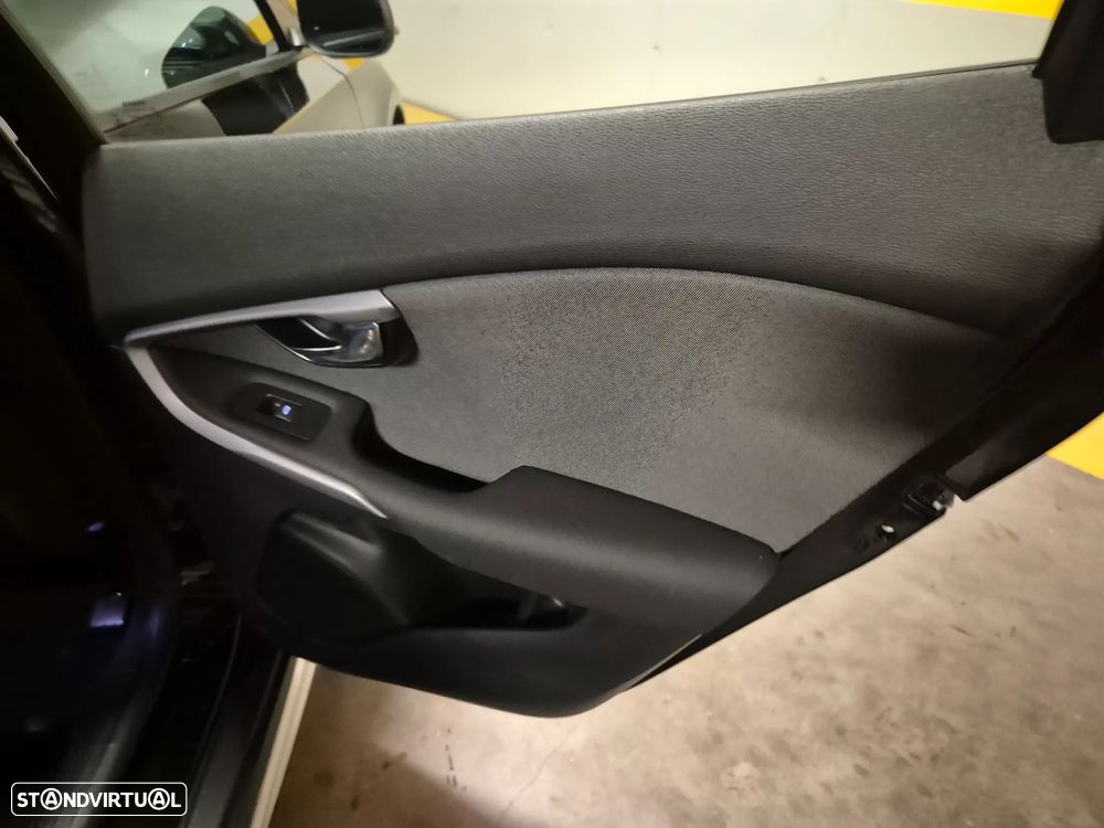 Volvo V40 Cross Country 2.0 D2 Summum - 39