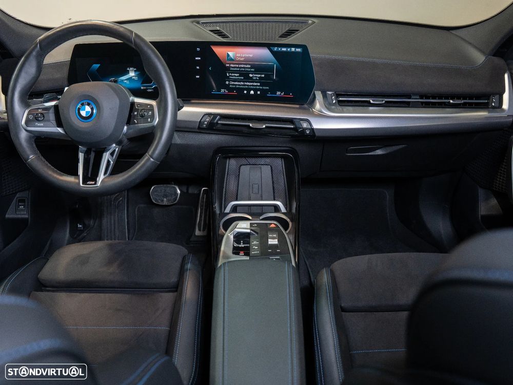 BMW iX2 eDrive20 Pack Desportivo M - 7