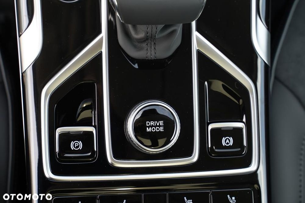 Hongqi HS5 2.0T AWD - 26