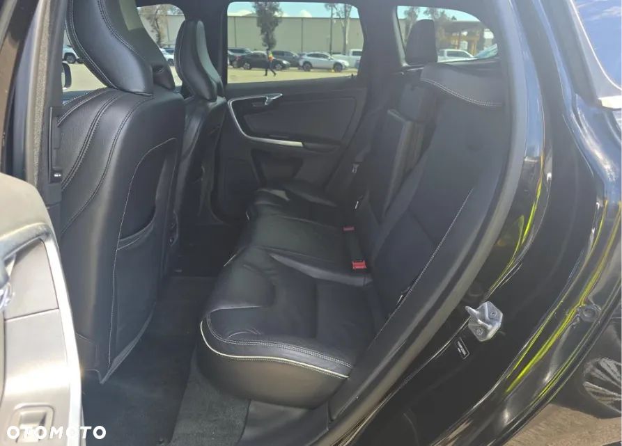 Volvo XC 60 T6 AWD R-Design - 9