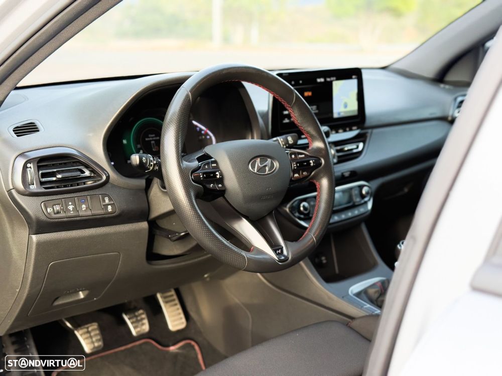 Hyundai i30 CW - 16