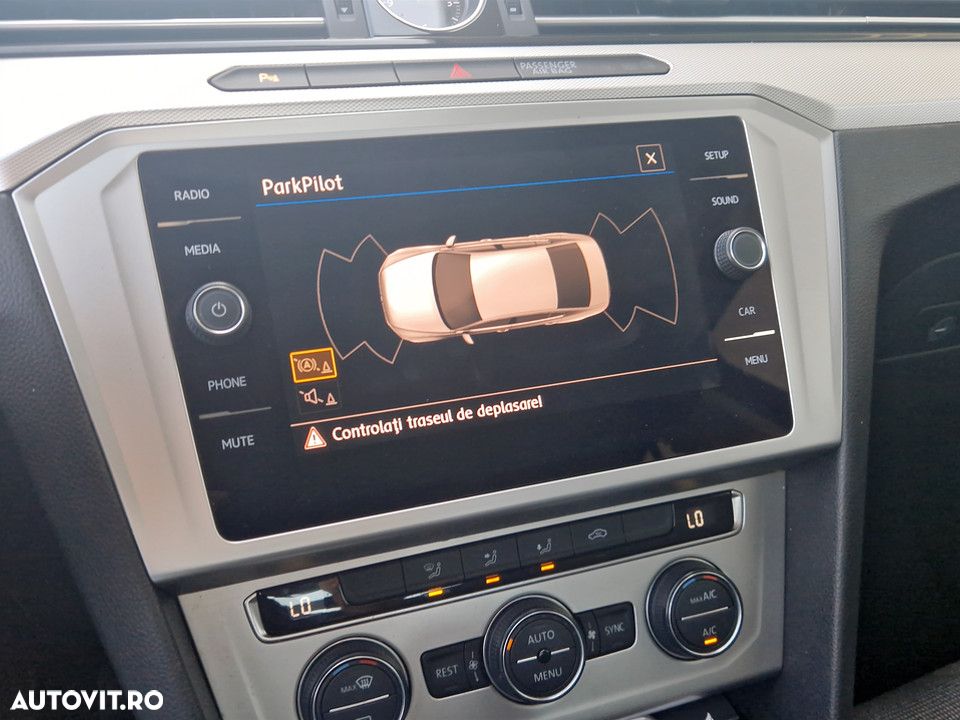 Volkswagen Passat 2.0 TDI DSG Comfortline - 24