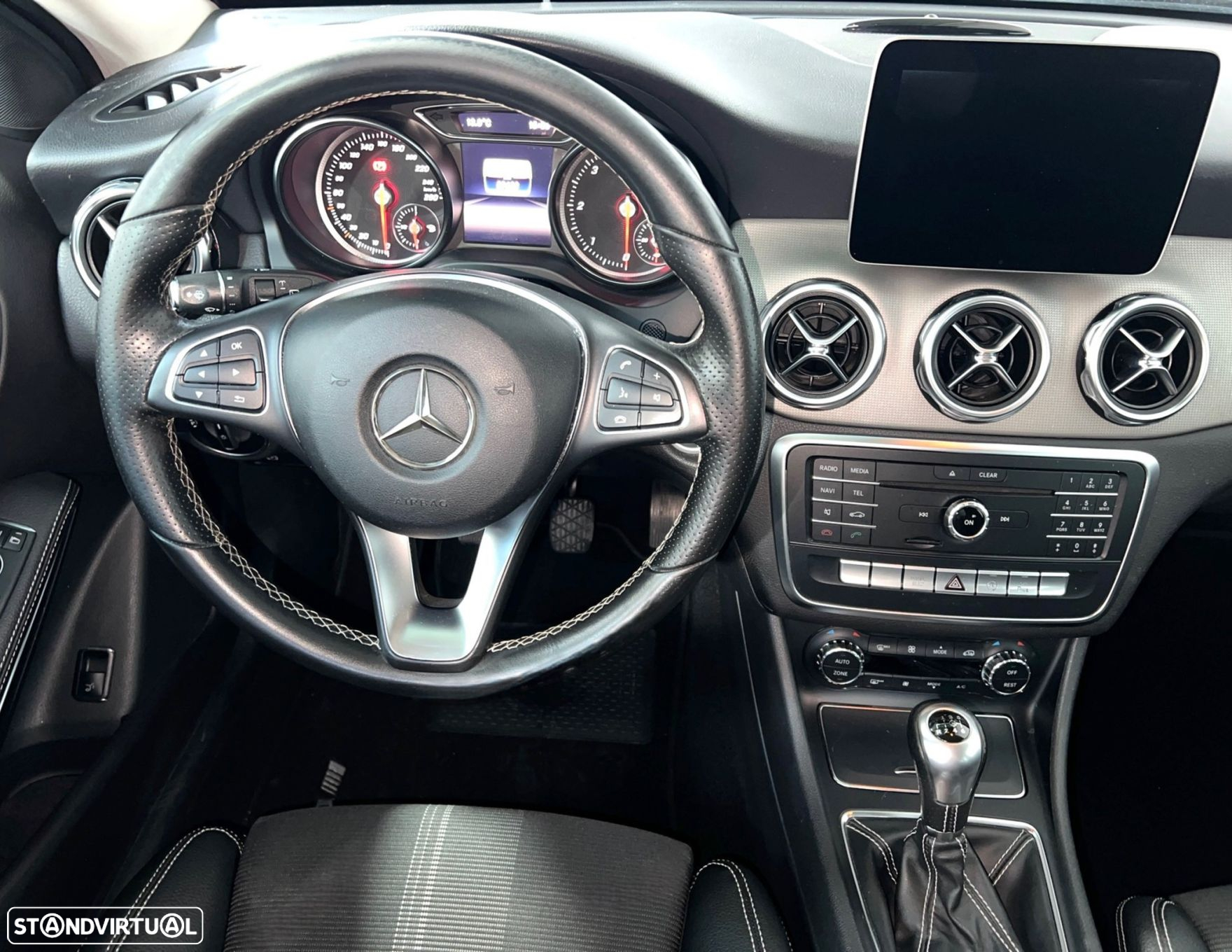 Mercedes-Benz GLA 180 d Urban - 8