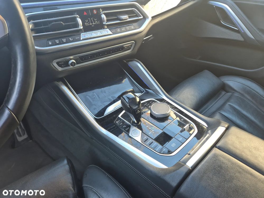 BMW X6 xDrive40i - 26