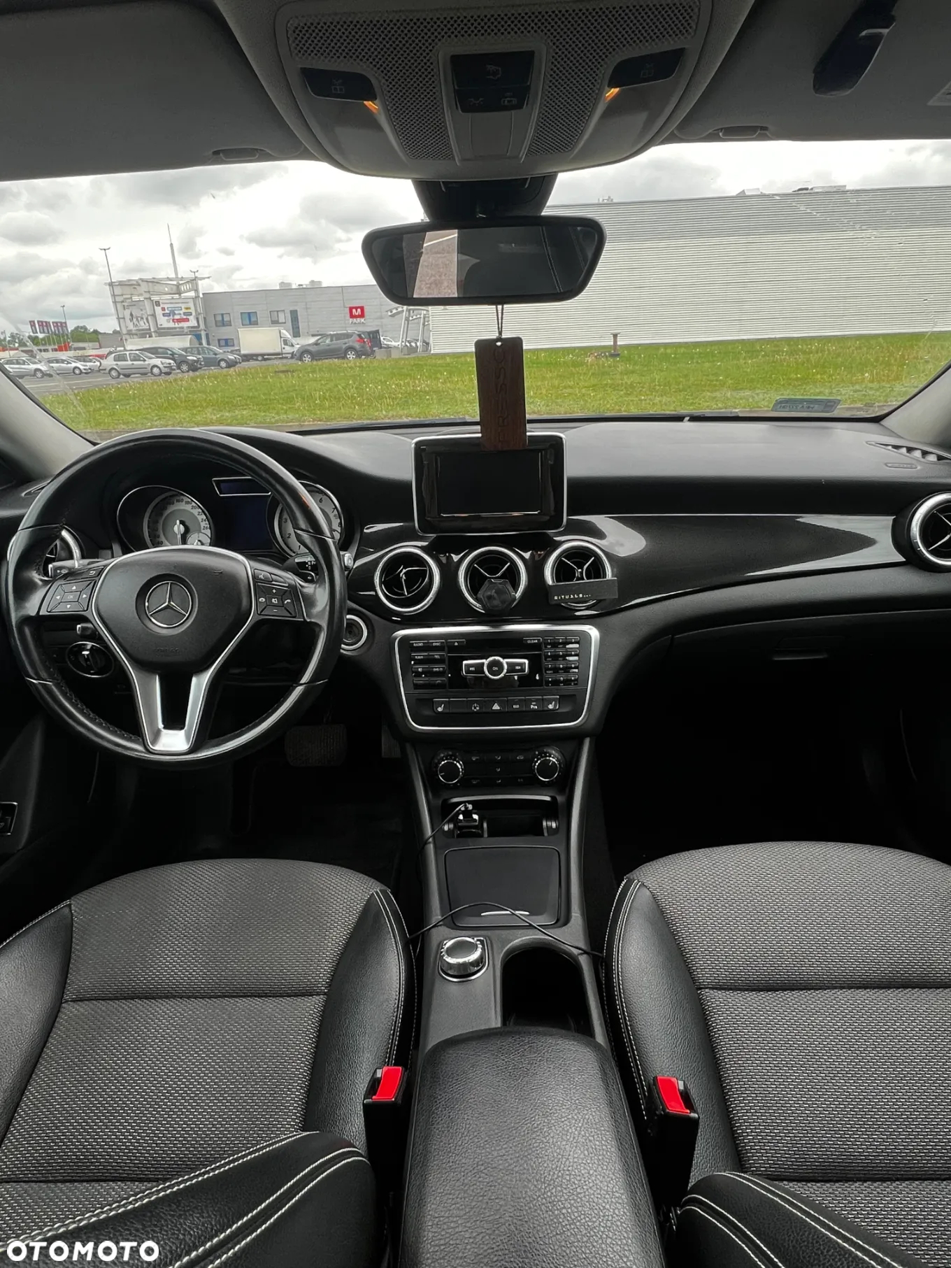 Mercedes-Benz CLA - 10