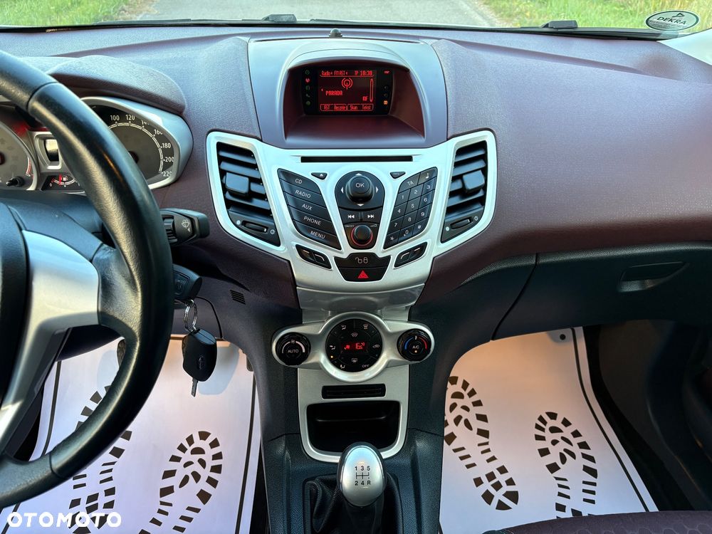 Ford Fiesta 1.4 Titanium - 37