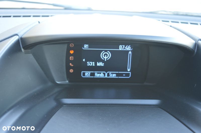 Ford Kuga - 24